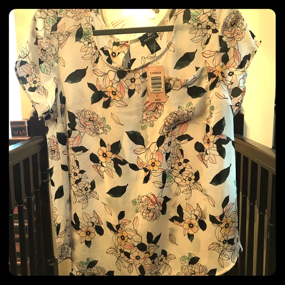 TORRID NWT SS TOP